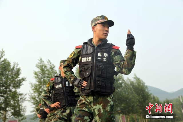 武警战士版小苹果出炉5