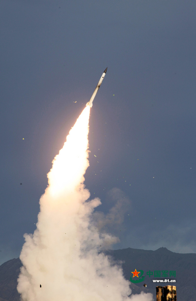 S-300PMU2防空导弹发射2