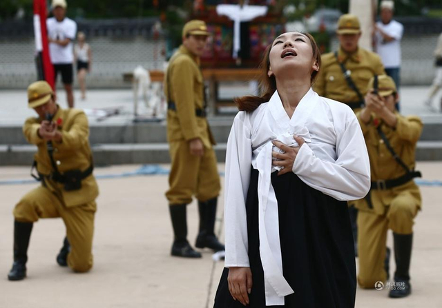 韩国再现“慰安妇”悲剧场面