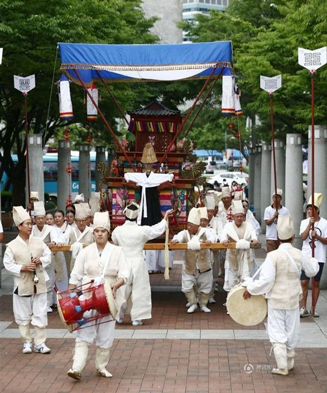 韩国再现“慰安妇”悲剧场面