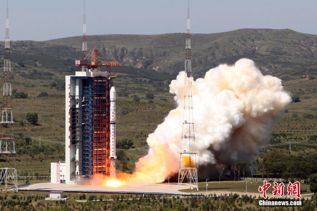 中国成功发射“高分二号”卫星
