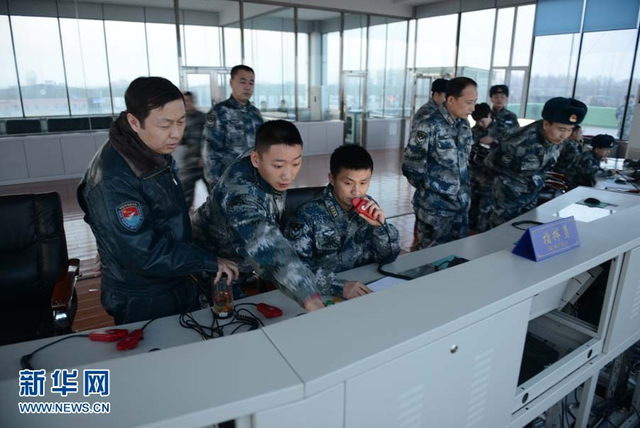 沈空航空兵某师师长特级飞行员李晓成指挥