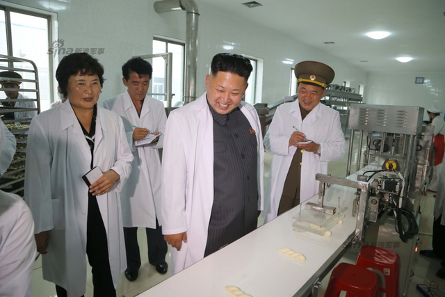 金正恩视察朝鲜人民军“11月2日”工厂