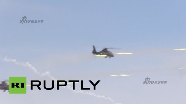 武直10与武直19编队发射火箭弹