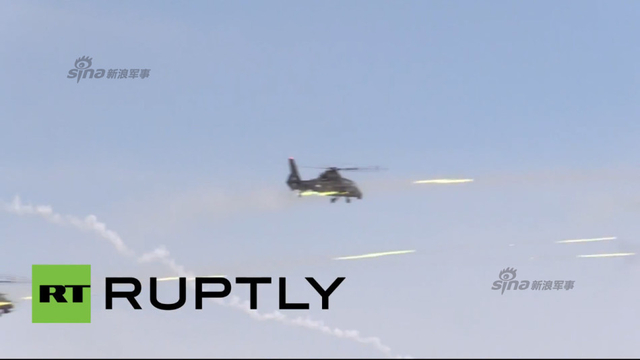 武直10与武直19编队发射火箭弹2