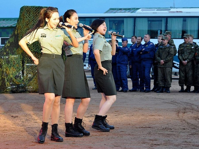 中俄文工团美丽女兵们助阵上合军演3