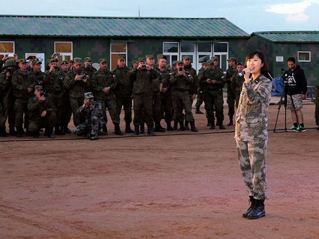 中俄文工团美丽女兵们助阵上合军演5