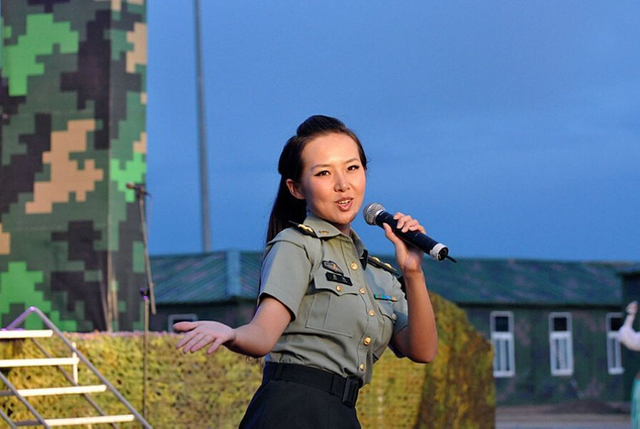 中俄文工团美丽女兵们助阵上合军演7