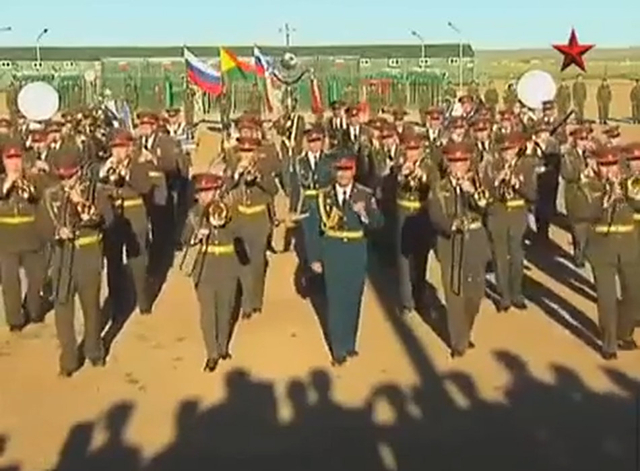 参演国军乐队助阵上合军演