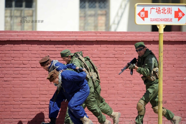 押解“恐怖分子”