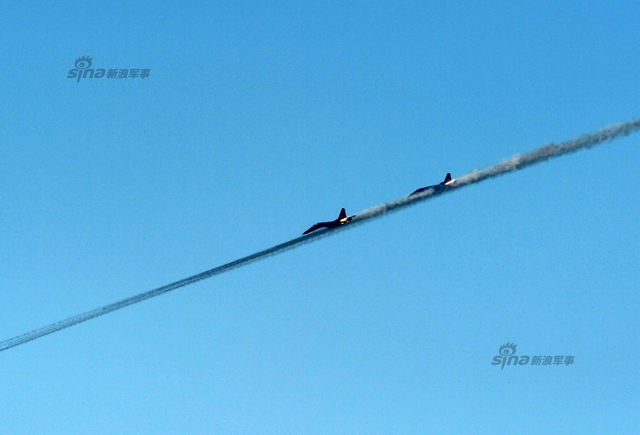 歼11战机对地攻击