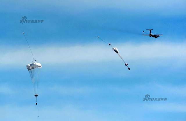 在山地作战中伞降制敌