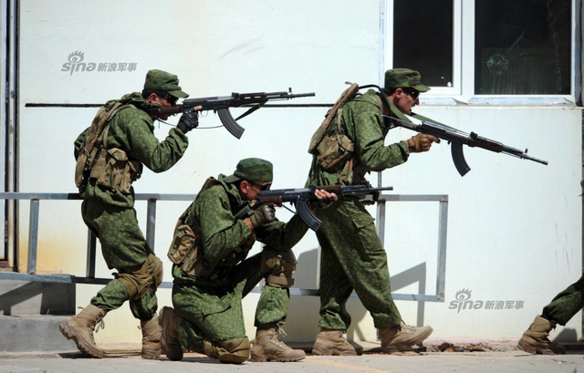 围剿“恐怖分子”盘踞地2