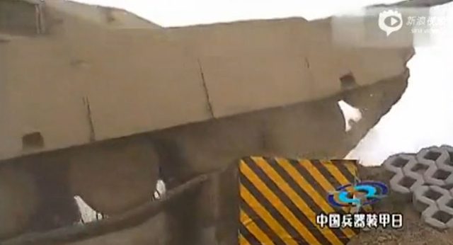 国产VT4坦克展示强悍性能