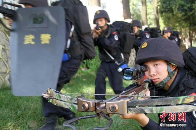 武警弓弩手