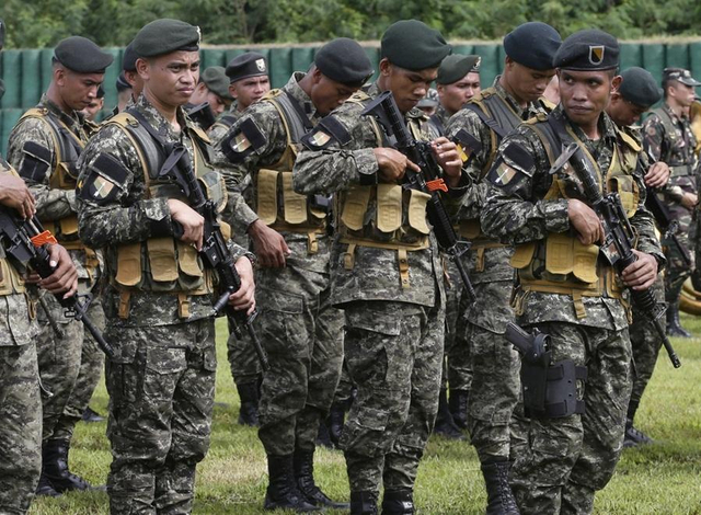 菲军换装5万多支美国步枪