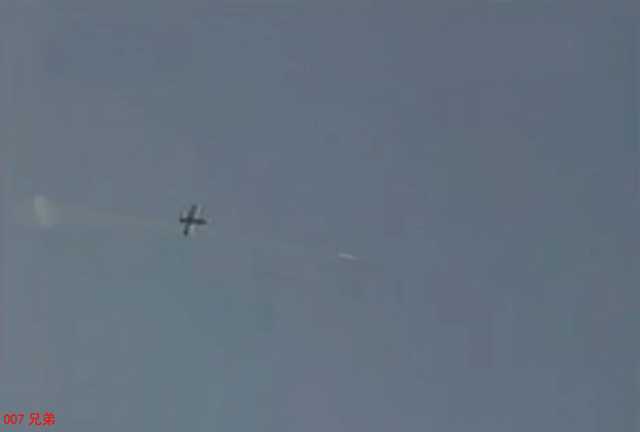 国产察打一体无人机空中打地靶相当精准