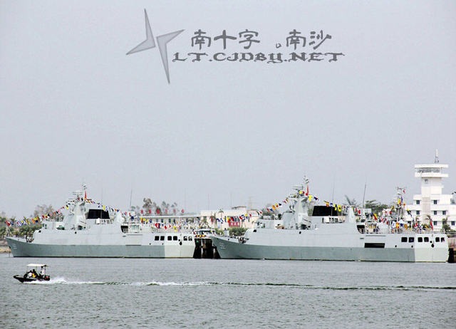  悬挂满旗庆国庆：网友拍节日里的南海舰队战舰