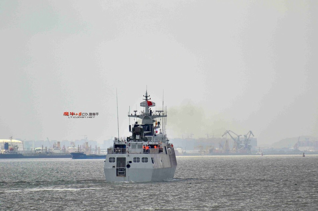 反潜版056型护卫舰出海测试画面