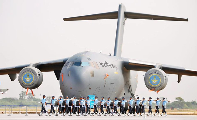 印度阅兵庆祝空军建军节 主力战机均为进口货