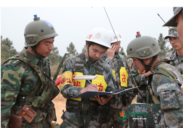 裁决员在演习中掌控现场态势2