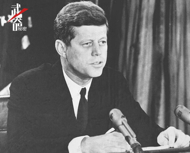 五星红旗迎风飘扬：纪念中国核武器试验50周年