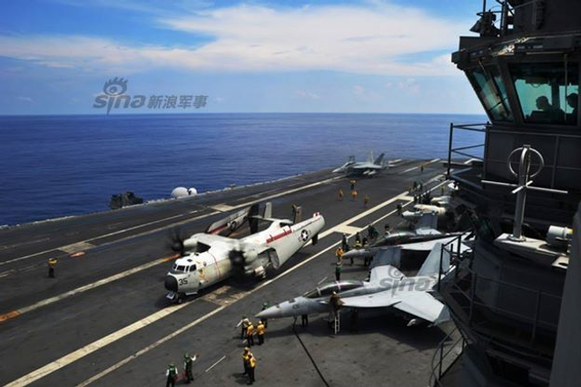 美国航母突现中国南海附近
