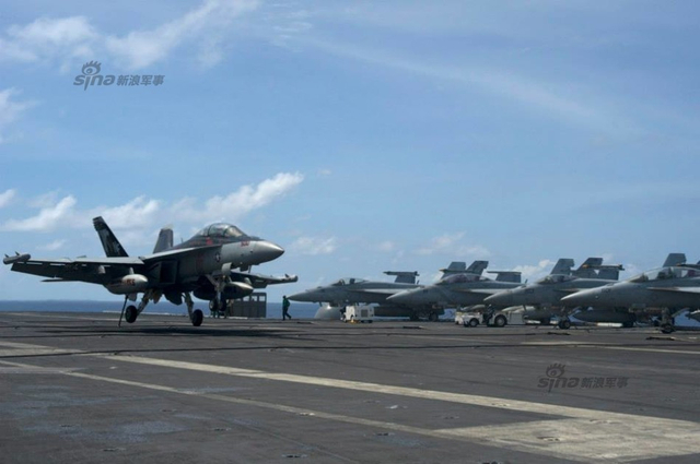 美国航母突现中国南海附近