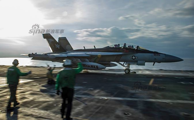 美国航母突现中国南海附近