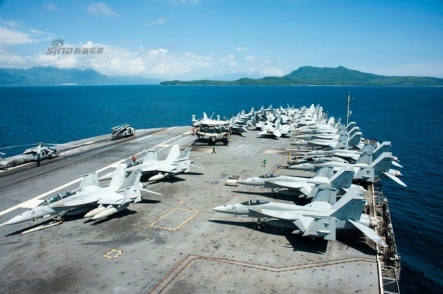 美国航母突现中国南海附近