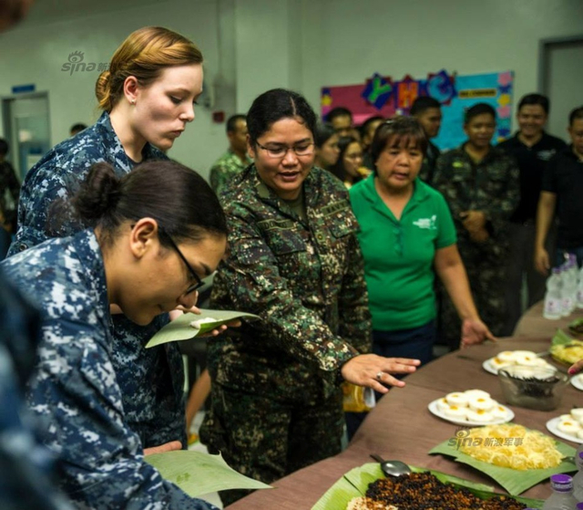 美国航母突现中国南海附近
