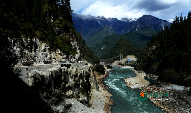 10月22日通过通麦大桥进入排龙天险