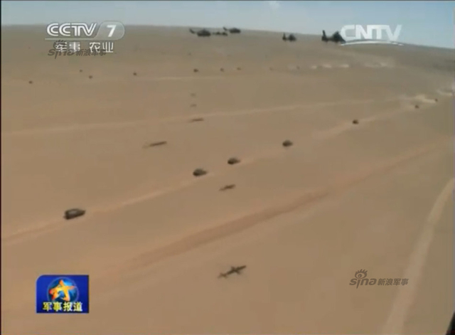 空中航拍参演战车群与直升机群