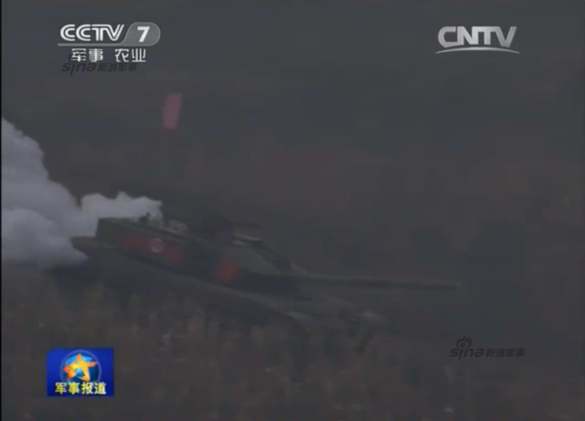 99A重型坦克释放烟雾