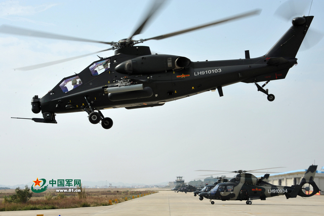 南京军区武直10直升机飞行训练