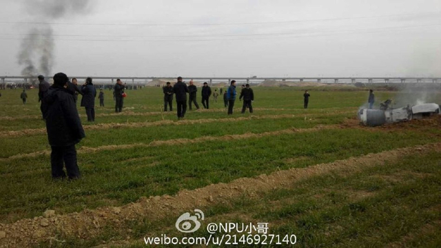 疑似解放军1架飞豹战机在陕西渭南坠毁