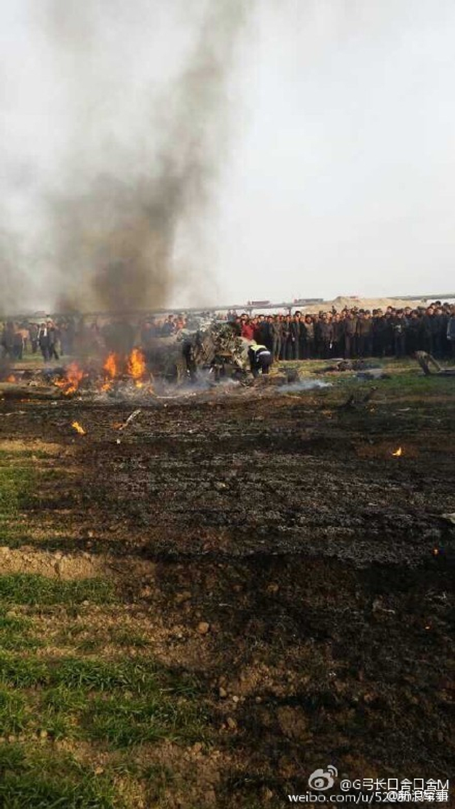 疑似解放军1架飞豹战机在陕西渭南坠毁