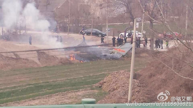 疑似解放军1架飞豹战机在陕西渭南坠毁