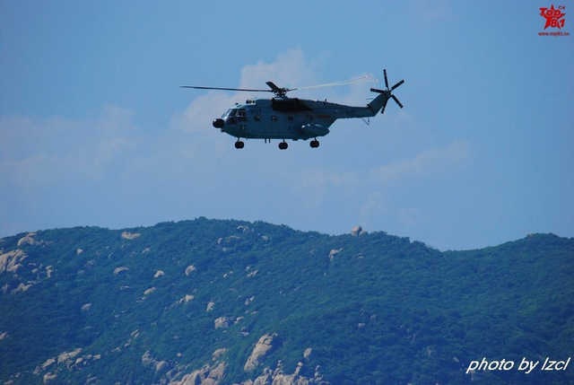 1艘052D和4艘054A聚集三亚