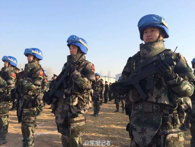 我军首向国外派作战部队
