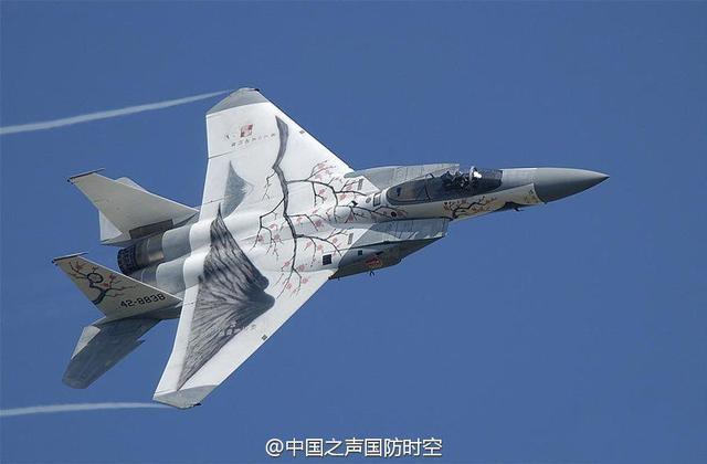 自卫队F-15J换樱花涂装