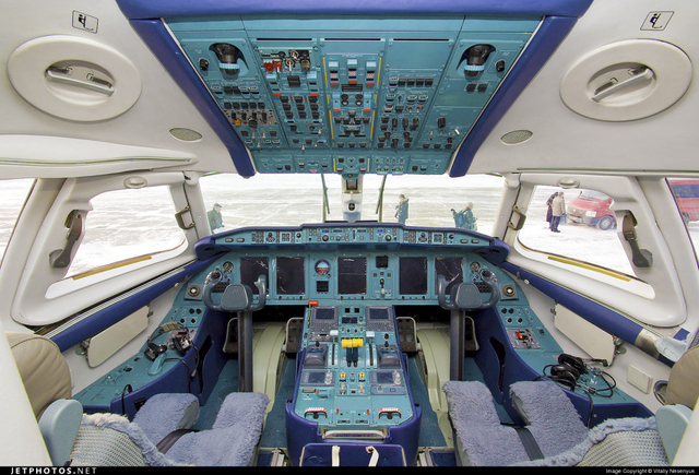 安-148支线客机座舱