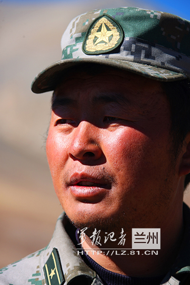 特殊时期官兵的个人卫生就来不及讲究了