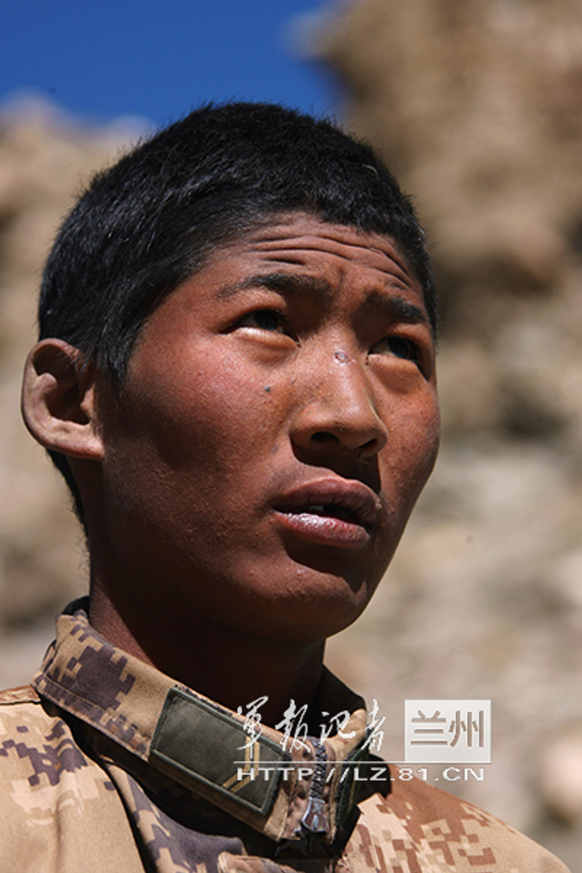 特殊时期官兵的个人卫生就来不及讲究了