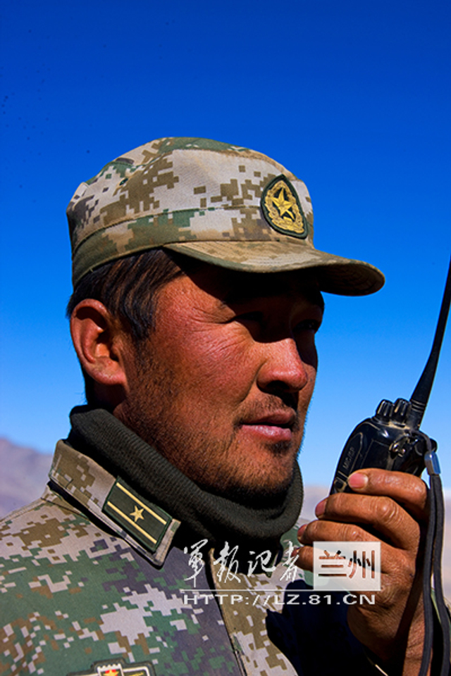 特殊时期官兵的个人卫生就来不及讲究了