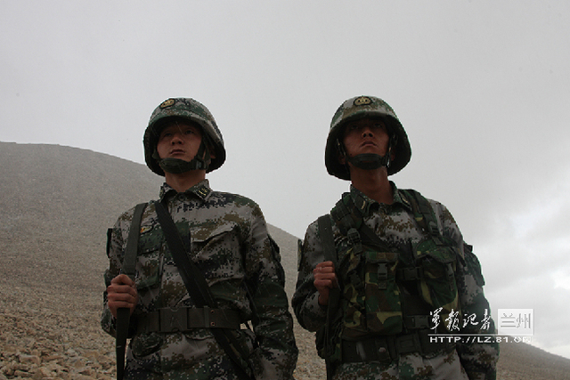 铁血男儿望故乡