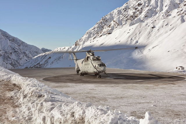 印度军队米26重型直升机在中国藏南附近降落4