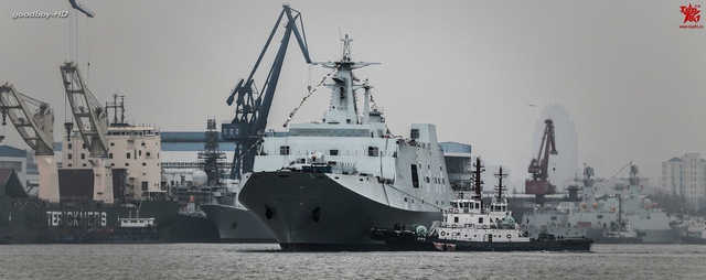 国内军工船厂一天下水3艘大舰也是很拼的