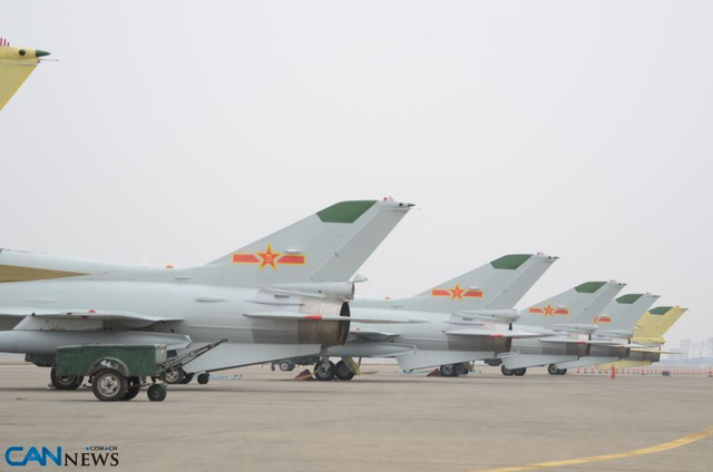 海航部队装备的新型山鹰教练机5