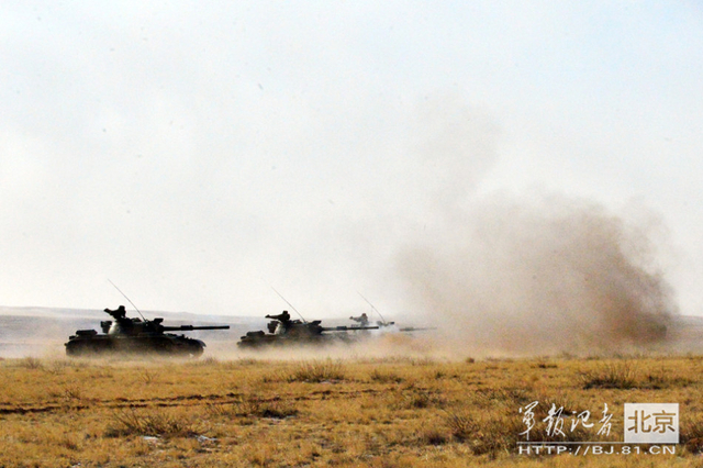 坦克分队对敌目标进行集群打击2